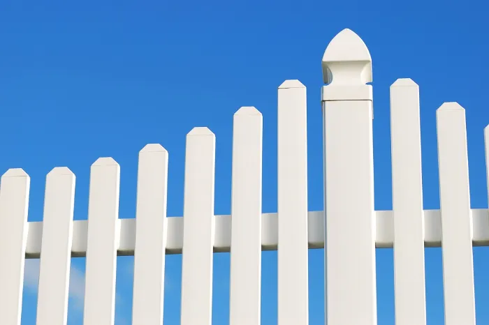 Choosing The Right Vinyl Fence Style For Your Home in American Fork UT Choosing The Right Vinyl Fence Style For Your Home in American Fork UT